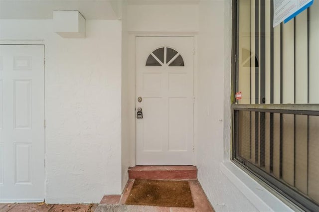 3 of 41 - 2700 N 34th Ave 1, Hollywood, FL