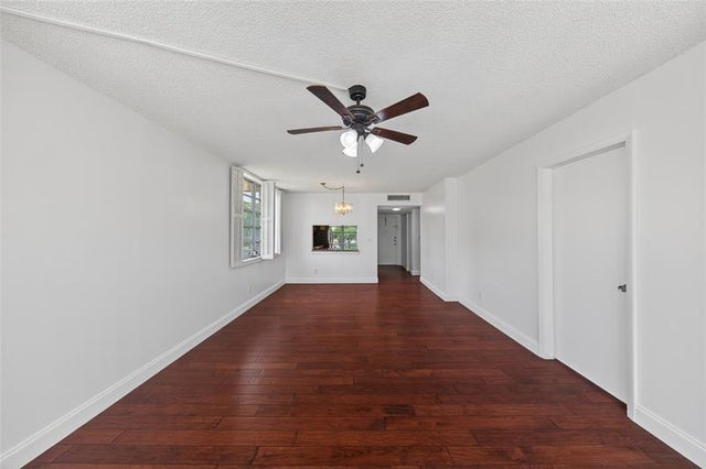 2 of 33 - 6070 Nw 64th Ave 212, Tamarac, FL