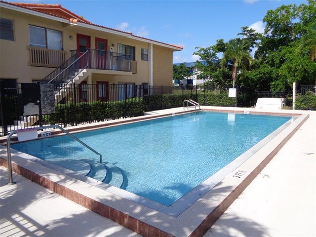 4 of 18 - 2611 Riverside Dr 2, Coral Springs, FL