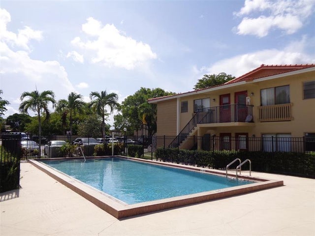 5 of 18 - 2611 Riverside Dr 2, Coral Springs, FL