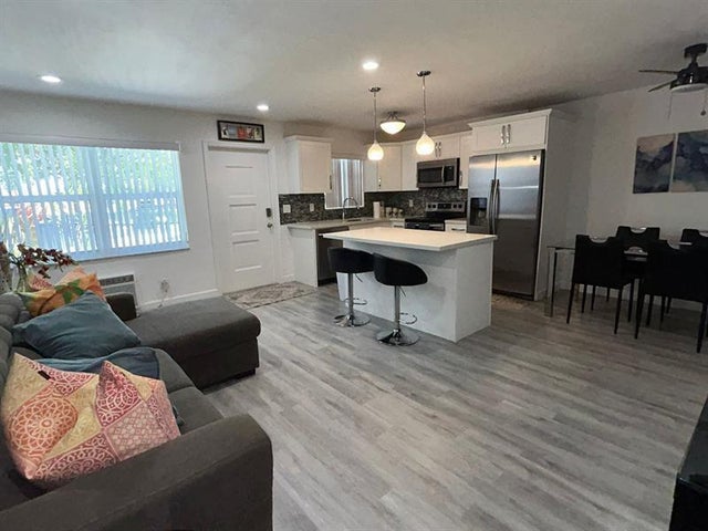 2 of 7 - 3510 Harrison St 4, Hollywood, FL