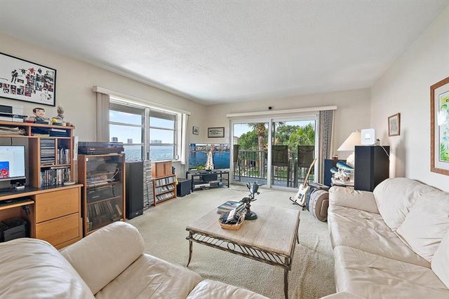 5 of 18 - 120 Lehane Ter 301, North Palm Beach, FL