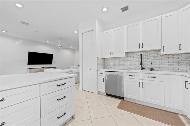 4 of 18 - 6951 Lakeside Circle N 216-2, Davie, FL