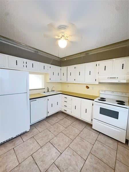 1 of 11 - 4270 Nw 40th St 206, Lauderdale Lakes, FL