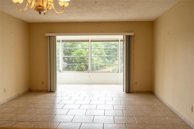 4 of 11 - 4270 Nw 40th St 206, Lauderdale Lakes, FL