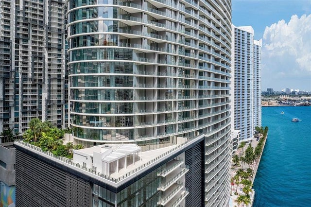 2 of 19 - 300 Biscayne Blvd Way 1507, Miami, FL