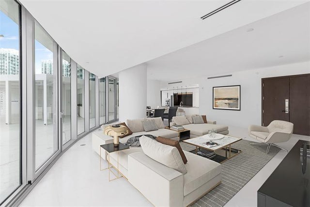 5 of 19 - 300 Biscayne Blvd Way 1507, Miami, FL