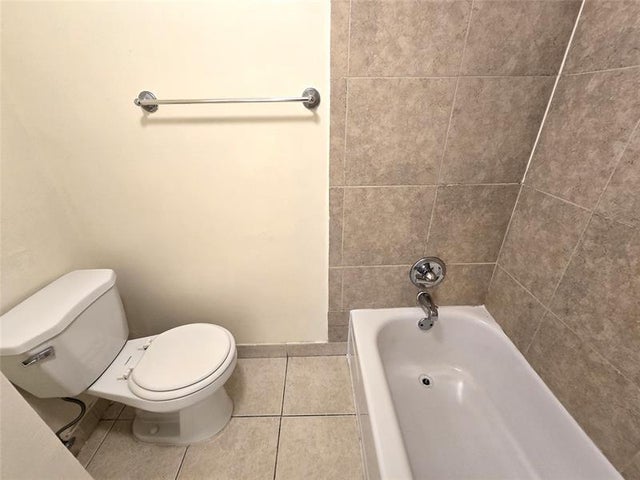 4 of 13 - 4334 Nw 9th Ave 9-3b, Deerfield Beach, FL