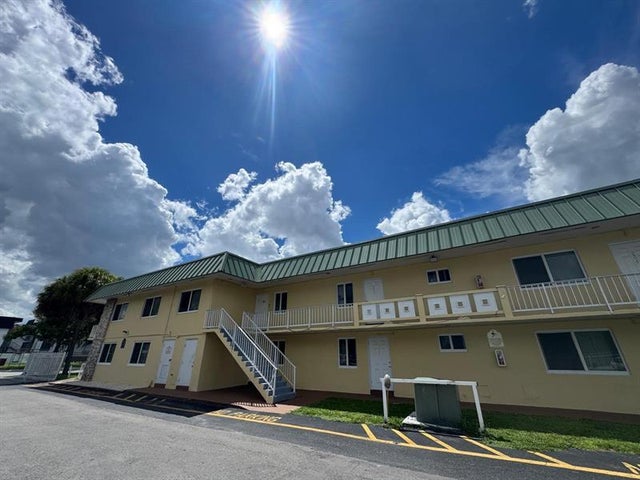 1 of 10 - 505 Nw 177th St 104, Miami, FL