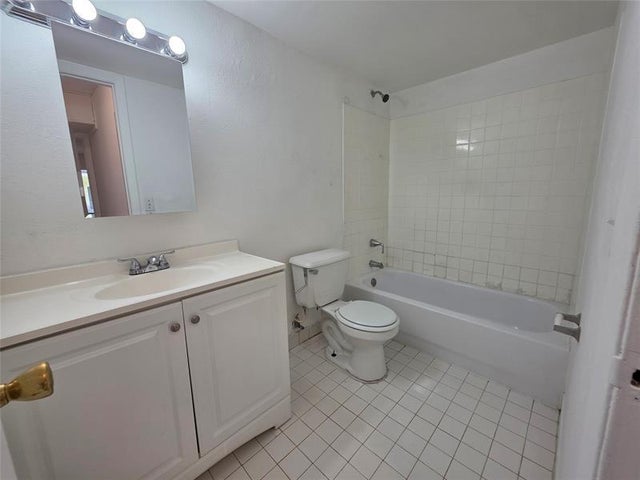 3 of 10 - 505 Nw 177th St 104, Miami, FL