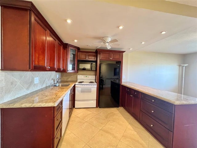2 of 52 - 466 Grantham E 466, Deerfield Beach, FL