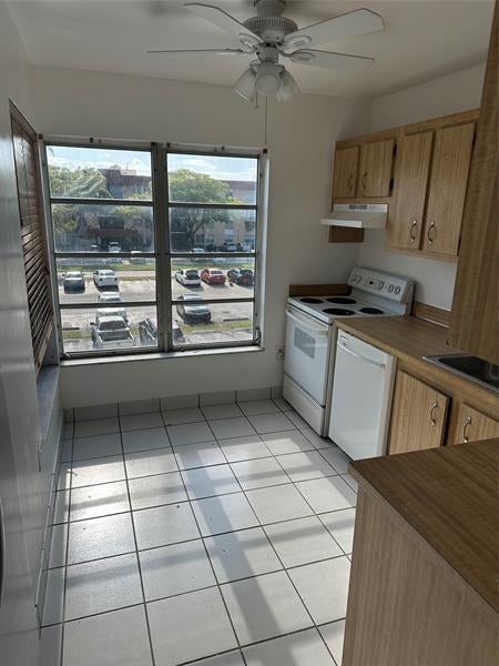 1 of 17 - 4174 Inverrary Dr 314, Lauderhill, FL