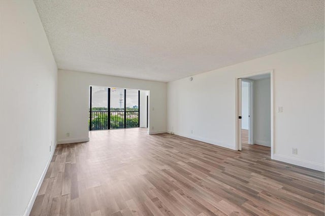 5 of 28 - 2200 S Cypress Bend Dr 604, Pompano Beach, FL
