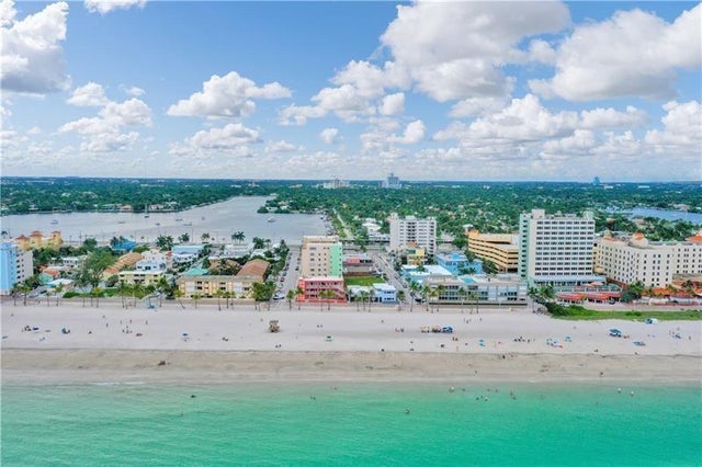 2 of 18 - 320 S Surf Rd 201, Hollywood, FL