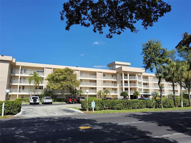 3151 S Palm Aire Dr 309, Pompano Beach