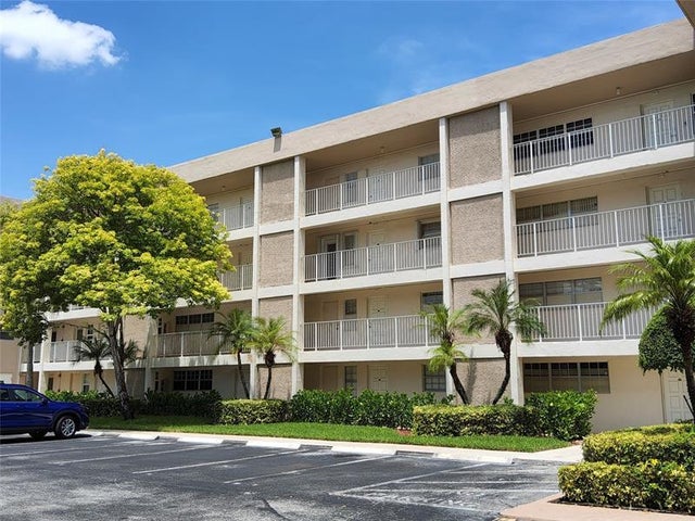 2 of 26 - 3151 S Palm Aire Dr 309, Pompano Beach, FL