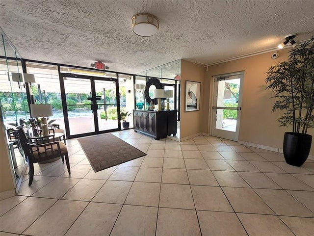 4 of 26 - 3151 S Palm Aire Dr 309, Pompano Beach, FL