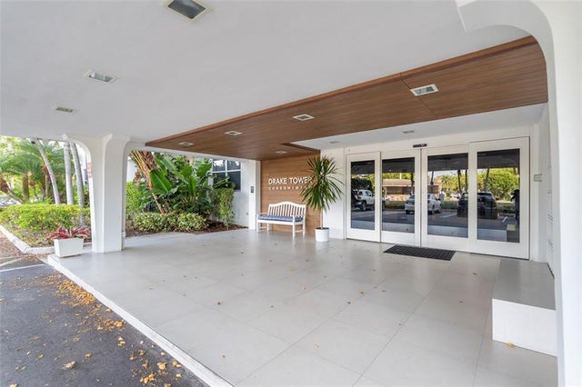 2 of 33 - 1800 N Andrews Ave 8c, Fort Lauderdale, FL