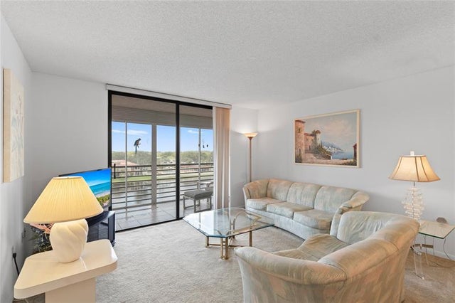 4 of 38 - 900 Colony Point Cir 511, Pembroke Pines, FL