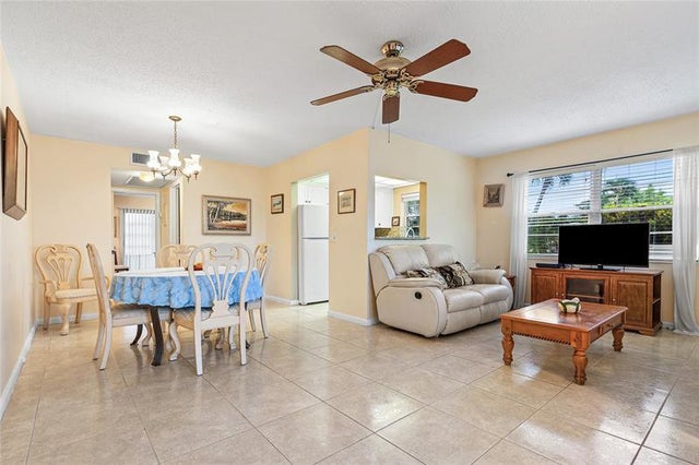 3 of 20 - 489 Tilford 489, Deerfield Beach, FL