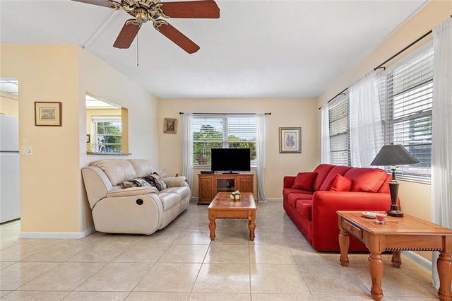 4 of 20 - 489 Tilford 489, Deerfield Beach, FL