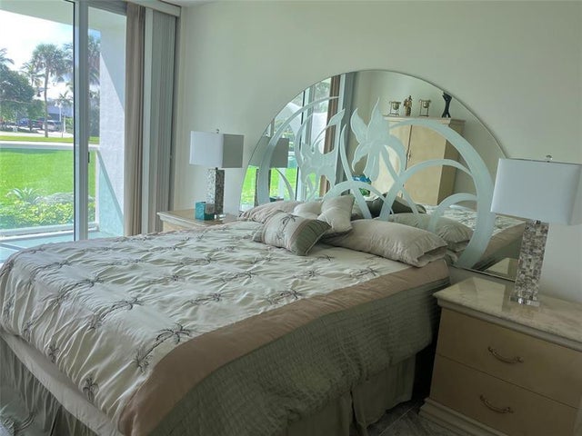 4 of 48 - 333 Ne 21st Ave 206, Deerfield Beach, FL