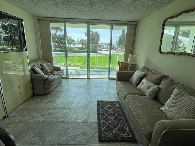 5 of 48 - 333 Ne 21st Ave 206, Deerfield Beach, FL