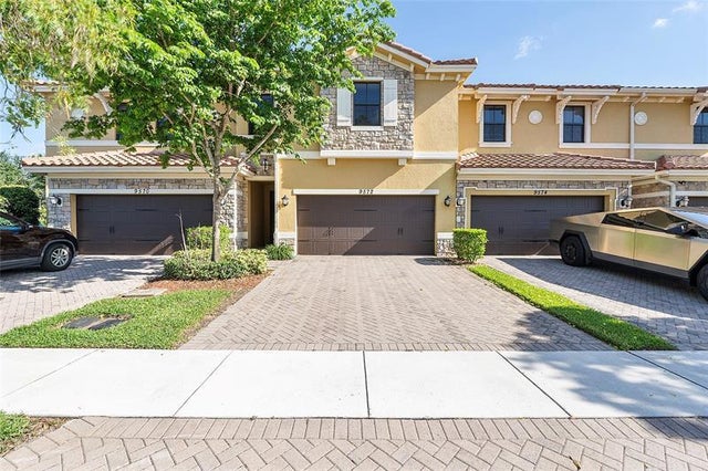 1 of 73 - 9572 Town Parc Circle North, Parkland, FL