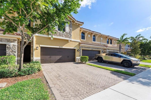 2 of 73 - 9572 Town Parc Circle North, Parkland, FL