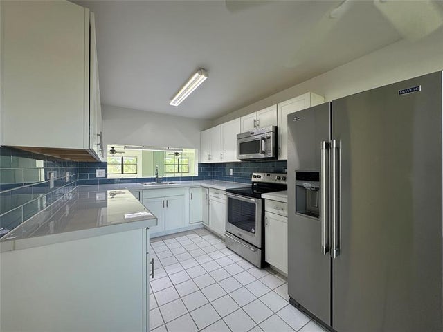 3 of 50 - 7673 Tahiti Ln 105, Lake Worth, FL