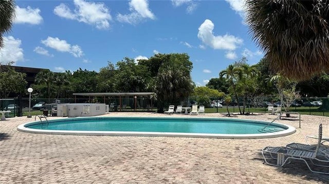 5 of 35 - 443 Ne 195th St 242, Miami, FL