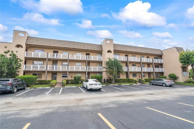 2 of 12 - 9221 Sunrise Lakes Blvd 109, Sunrise, FL
