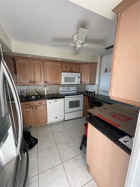 4 of 8 - 840 Ocean Dr 1005, Juno Beach, FL