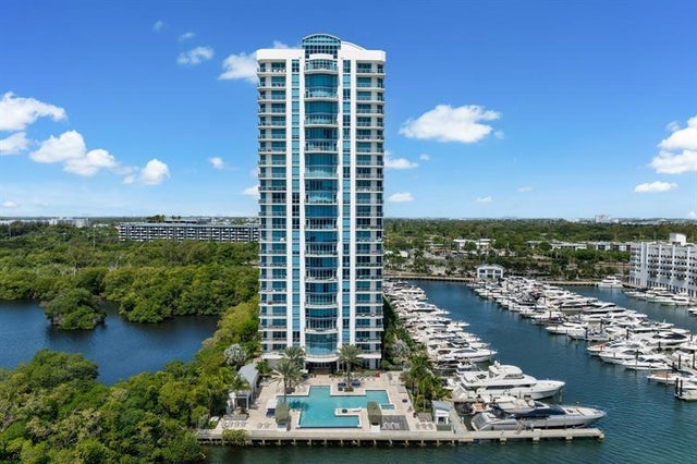 4 of 43 - 17111 Biscayne Blvd 1101, North Miami Beach, FL