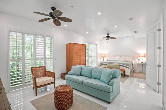 5 of 33 - 347 Oak St B1, Hollywood, FL