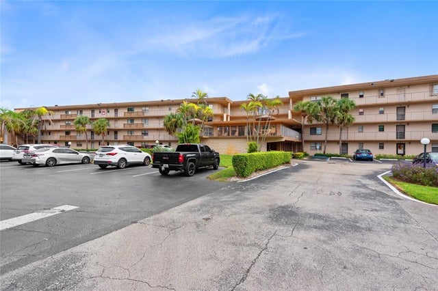 2 of 23 - 9300 Sw 8th St 102, Boca Raton, FL