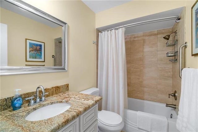 3 of 13 - 900 Jasmine Lane 203, Vero Beach, FL