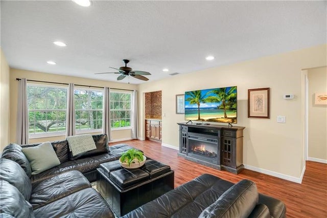5 of 13 - 900 Jasmine Lane 203, Vero Beach, FL
