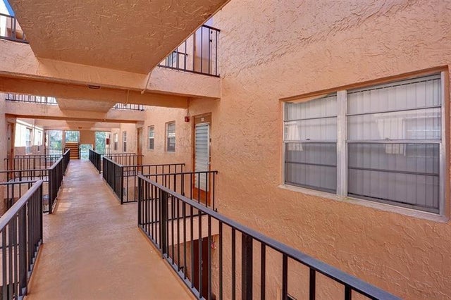 2 of 20 - 3050 Sunrise Lakes Dr 223, Sunrise, FL