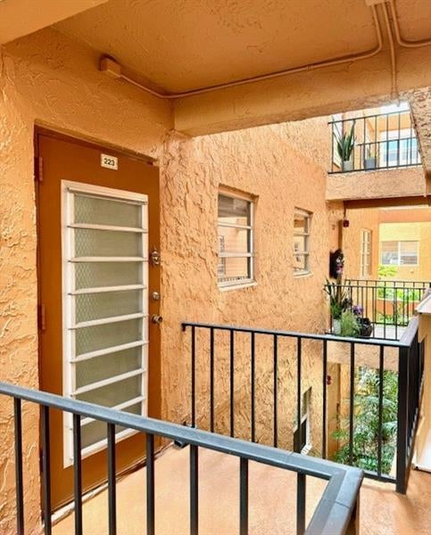 3 of 20 - 3050 Sunrise Lakes Dr 223, Sunrise, FL