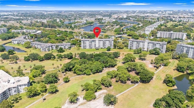3 of 28 - 575 Oaks Ln 403, Pompano Beach, FL
