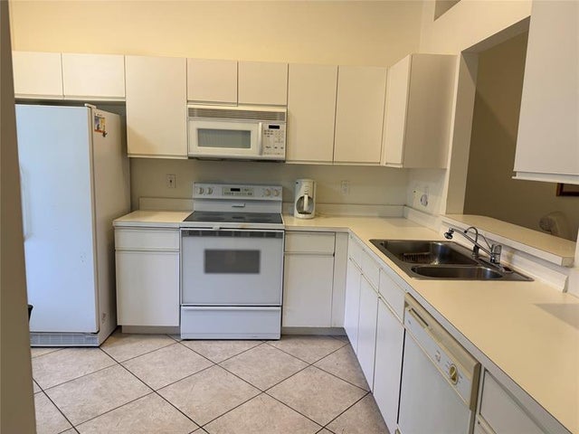 2 of 41 - 5914 Regal Glen Dr 205, Boynton Beach, FL