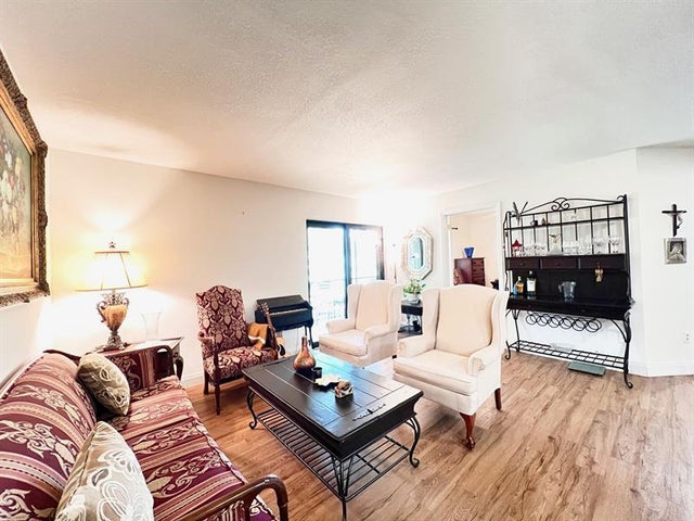 4 of 17 - 9999 N Belfort Cir 101, Tamarac, FL