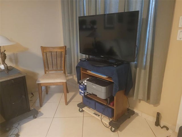 3 of 24 - 2240 Johnson St 204, Hollywood, FL