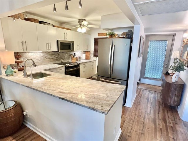 2 of 43 - 9235 Lagoon Pl 204, Davie, FL