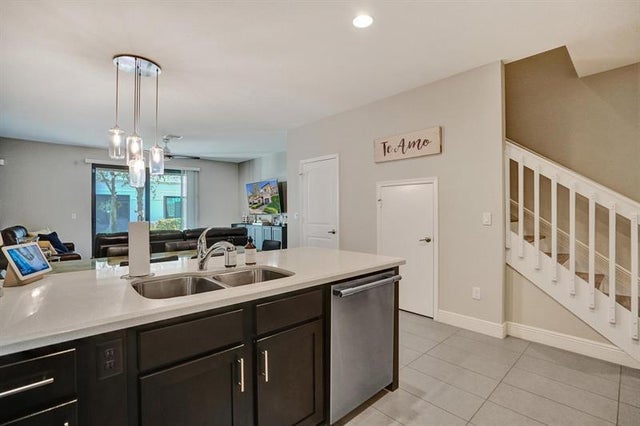 2 of 36 - 4228 N Dixie Hwy 103, Oakland Park, FL