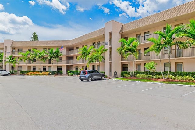 1 of 39 - 10304 Sunrise Lakes Blvd 106, Sunrise, FL