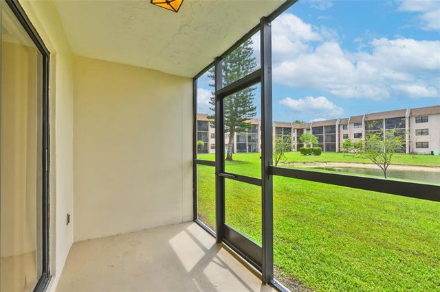 4 of 39 - 10304 Sunrise Lakes Blvd 106, Sunrise, FL