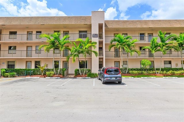 5 of 39 - 10304 Sunrise Lakes Blvd 106, Sunrise, FL