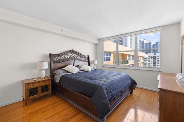 3 of 41 - 2501 S Ocean Dr Ph 33, Hollywood, FL